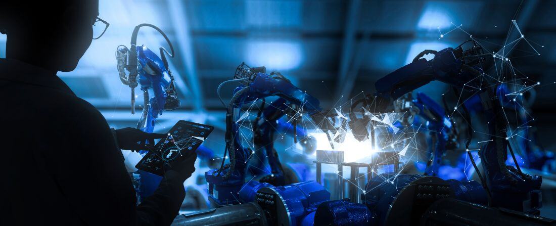 Tech Disruptions in Manufacturing: The Evolution of Smart Factories