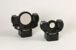 Position and rate gimbals use direct-drive motors for smooth, high-performance motion