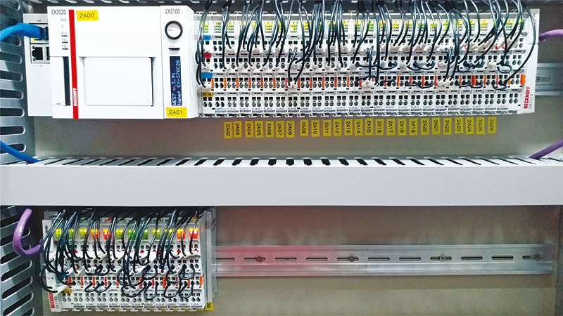 Figure 2: An embedded PC and analog I/O terminals form a compact control, measurement, and data acquisition system.