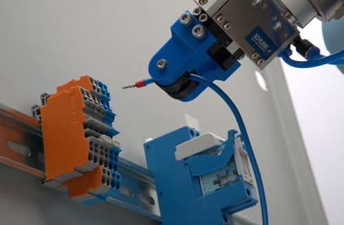 Standardized Robot Programming: From Lean Entry to Complex Applications