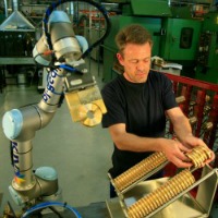 Optimize with Universal Robots (April)