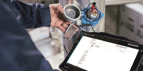 Figure 4: For an acrylics-based products manufacturer, a configurator tablet creates a mobile field workstation, enabling diagnostic work without interrupting a process. (Shown: SMT70 Field Xpert)