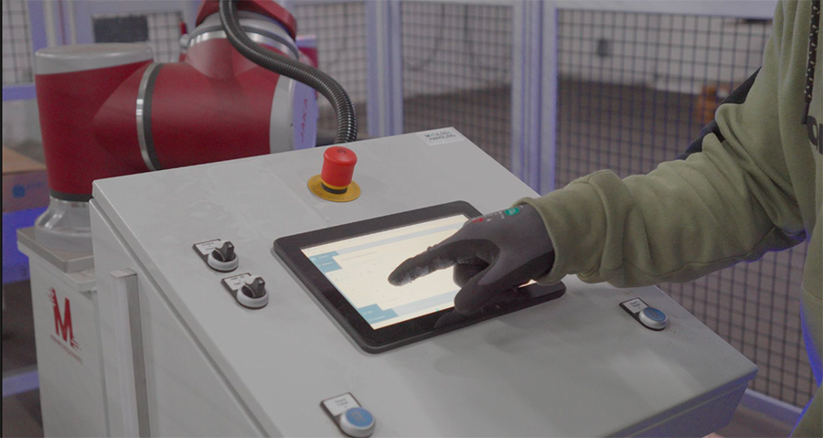 Figure 2: Just Automate built their off-the-shelf, standardized palletizer, MoveComponents, on the D:PLOY platform, which provided a straightforward and intuitive user interface. Source: OnRobot