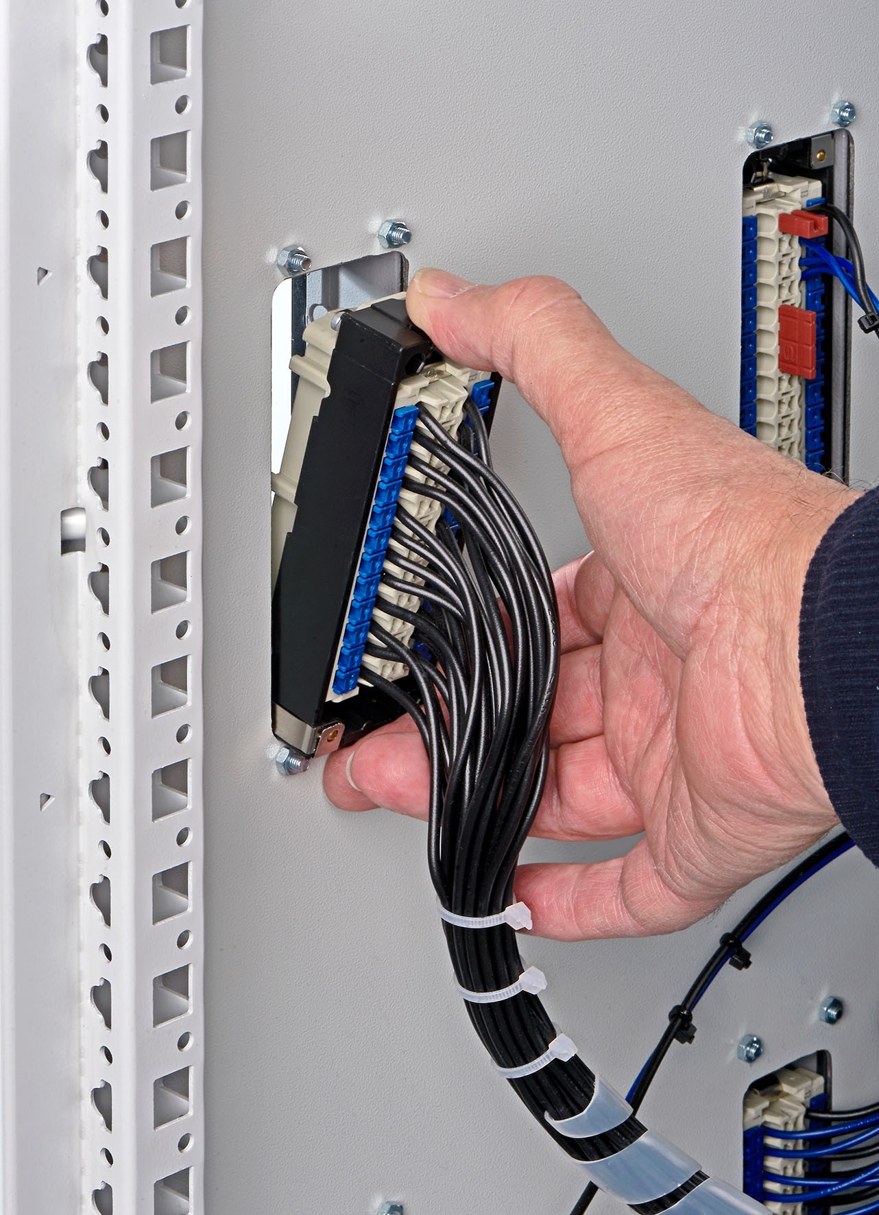 HARTING introduces Han HP Direct housing series