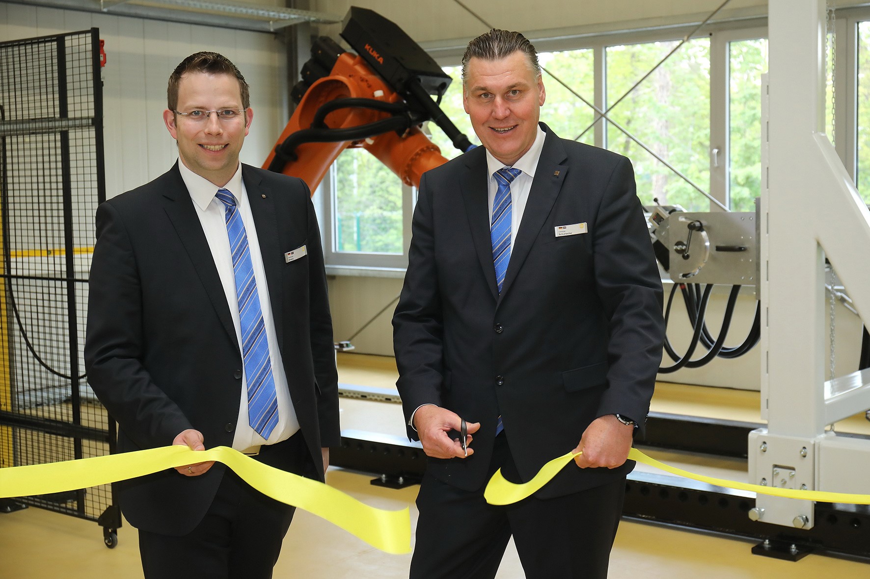 HARTING Technology Group announces inspection robot for inter-car connection systems