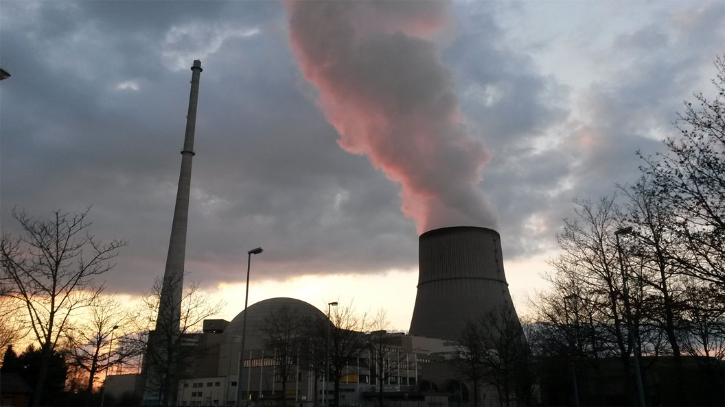 Cascade Control of Superheated Steam Temperature with Neuro-PID Controller