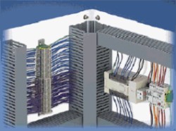 Paunduit corner wiring duct saves space in control panels