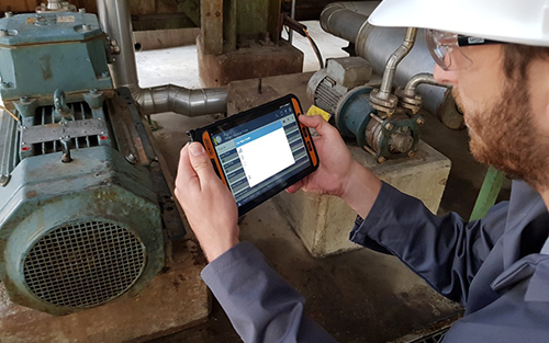 Digitalization in Service and Maintenance: Process Industry in Transition