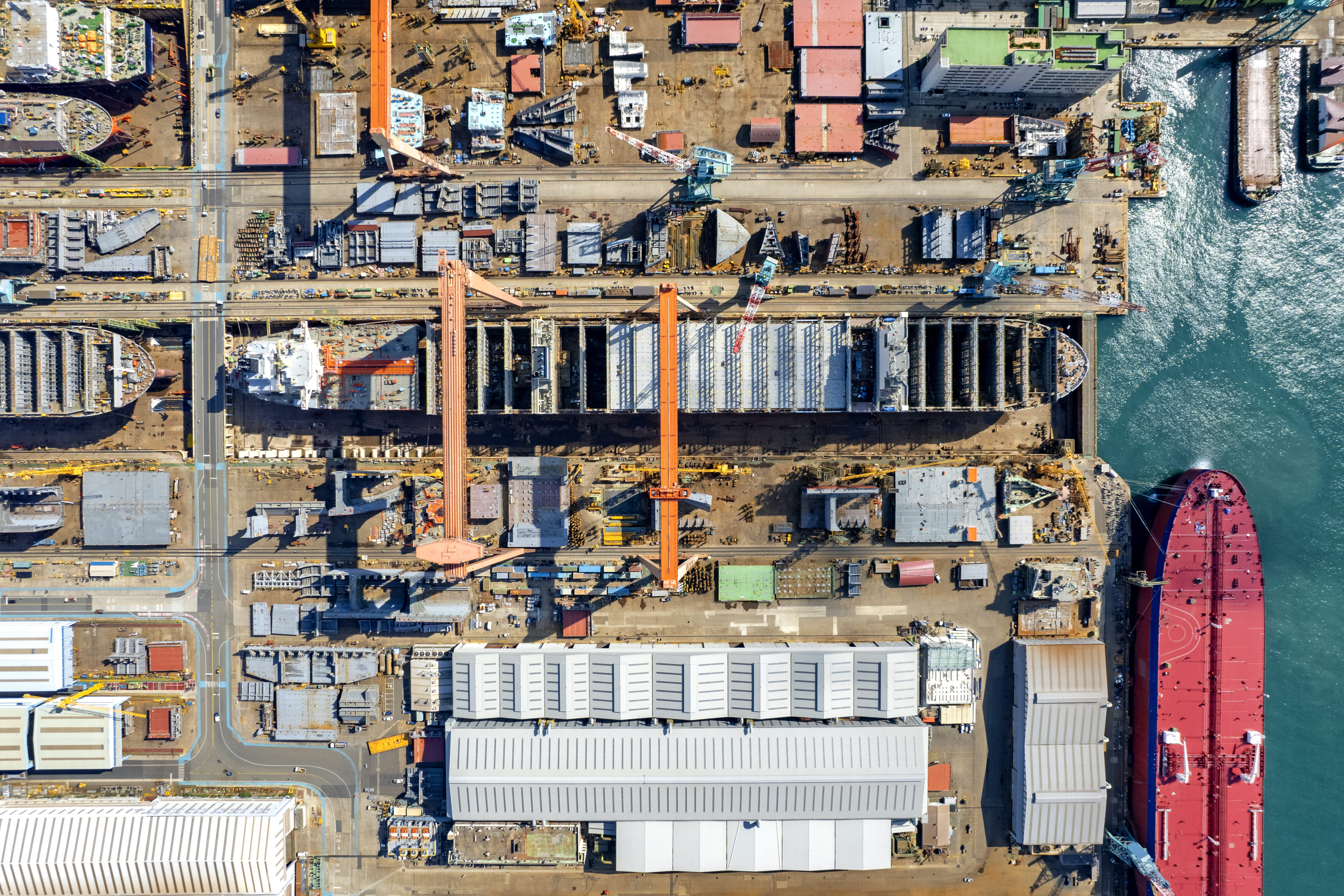 Thumbnail for HD Hyundai Selects Siemens Xcelerator for Integrated Digital Shipbuilding Platform